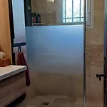 Le Confort Proche De L'etang Марсейан